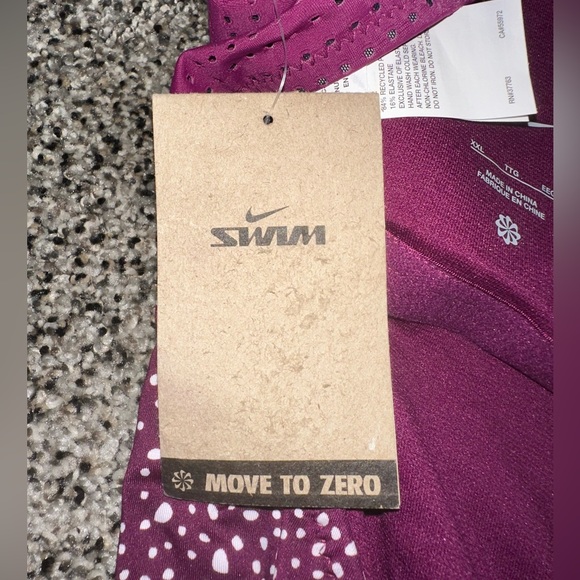 Women’s Nike swimsuit - Picture 5 of 5